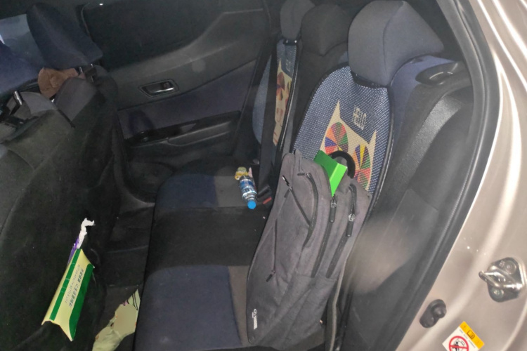 丰田C-HR 2018款 2.0L 领先天窗版 国VI中控内饰21