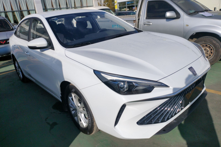 荣威i5 2023款 1.5L 手动舒享版车身外观3