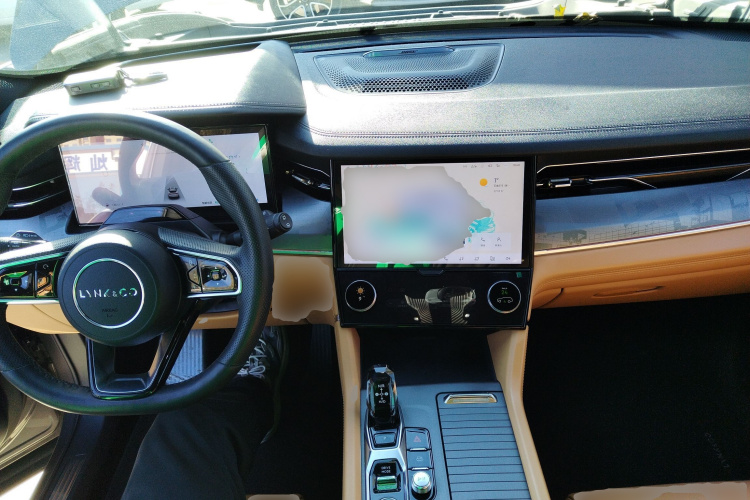 领克09 EM-P 2023款 2.0TD EM-P 远航版PM 七座中控内饰12