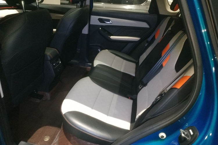 哈弗赤兔 2021款 激擎版 1.5T 黄金兔中控内饰21