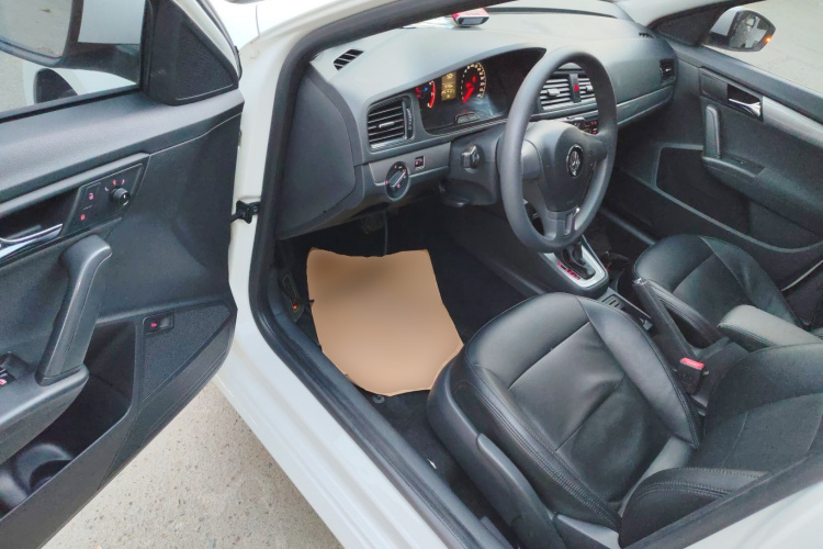 大众 朗逸 2013款 改款经典 1.6L 自动风尚版中控内饰20