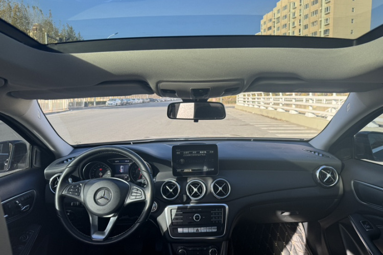 奔驰GLA 2017款 GLA 200 时尚型中控内饰7002