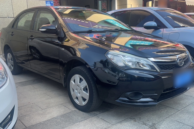 比亚迪F3 2015款 节能版 1.5L 手动舒适型车身外观3