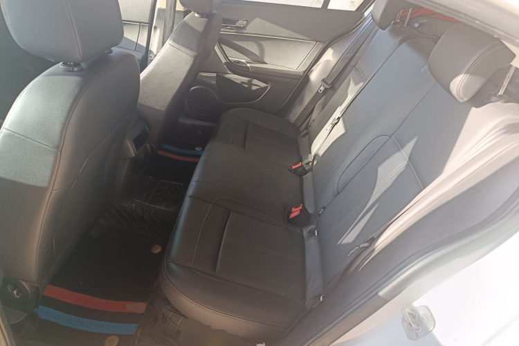 观致3 2018款 三厢 1.6L 自动领先型中控内饰21