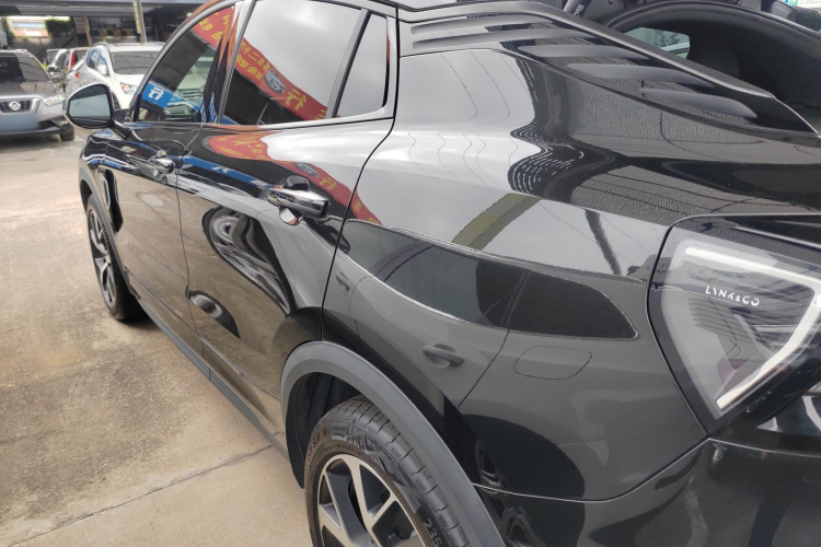 领克05 2020款 2.0TD 四驱劲Plus车身外观4