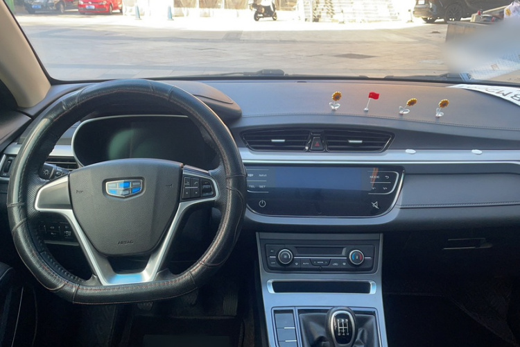 吉利汽车 帝豪 2018款 1.5L 手动向上互联版中控内饰7002