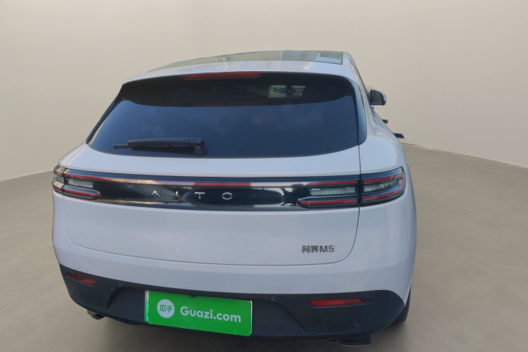 鸿蒙智行 问界M5 2022款 增程四驱旗舰版车身外观6