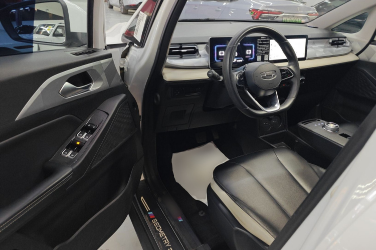 吉利几何 几何E 2022款 320KM 乖巧虎 5座中控内饰20