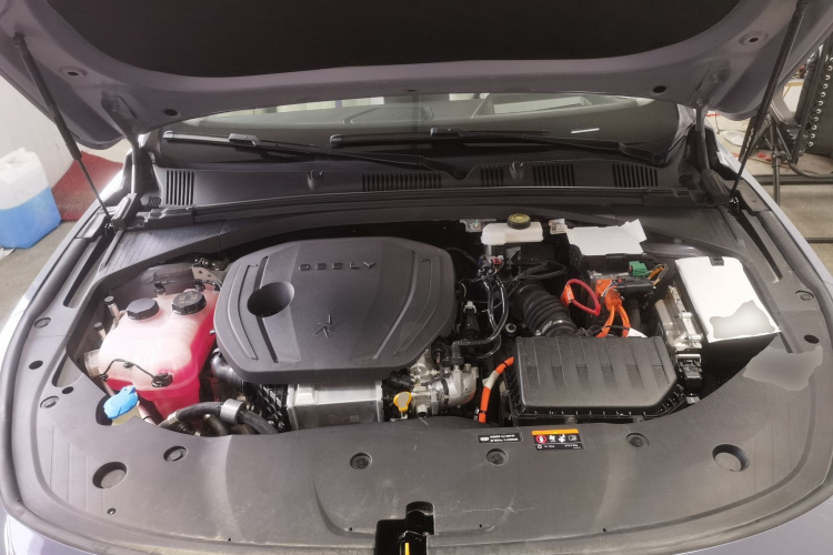 吉利汽车 星瑞 2024款 油混 1.5TD 天宫版机舱底盘24