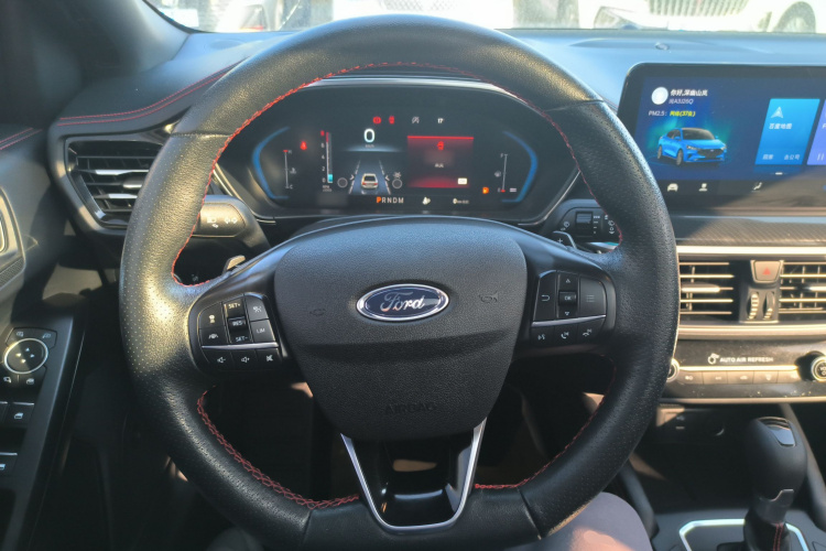 福特 福克斯 2022款 三厢 EcoBoost 180 自动ST Line中控内饰13