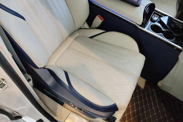 别克GL8 2020款 ES陆尊 653T 舒适型局部细节41