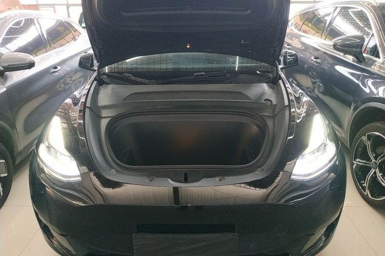 特斯拉 Model Y 2022款 改款 后轮驱动版机舱底盘24
