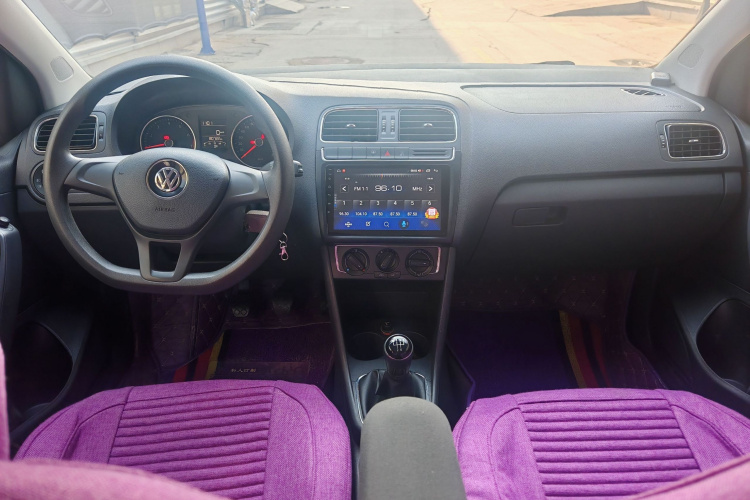 大众 Polo 2014款 1.4L 手动舒适版中控内饰7003