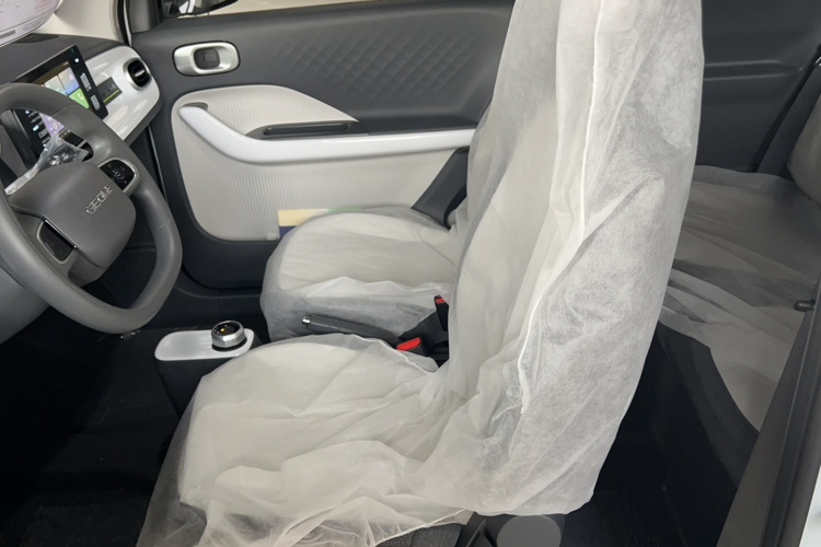 吉利银河 熊猫 2025款 210km 元气熊中控内饰7001