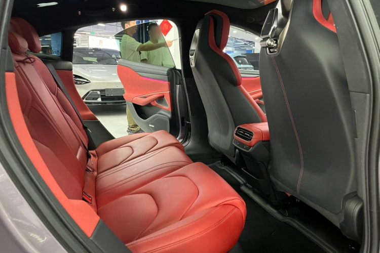 小米汽车 小米SU7 2024款 四驱超长续航高阶智驾Max版中控内饰7007