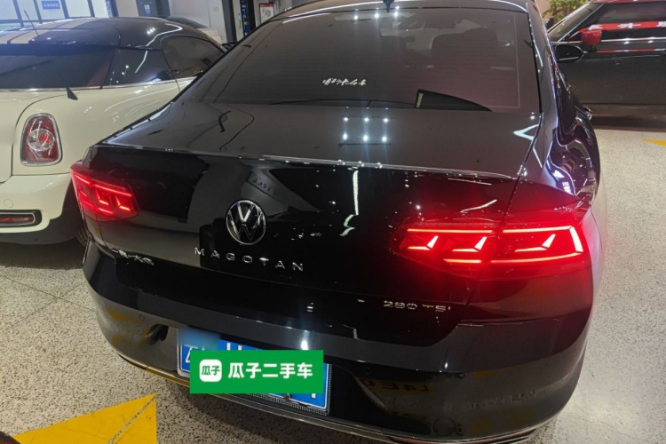 大众 迈腾 2023款 200万辆纪念版 280TSI DSG舒适型车身外观6