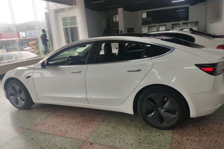 特斯拉 Model 3 2019款 标准续航后驱升级版车身外观6003