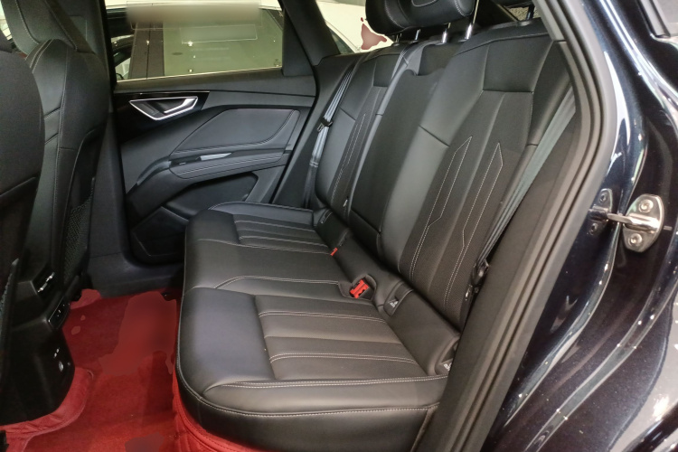 奥迪Q4 e-tron 2024款 40 e-tron 创境版中控内饰21