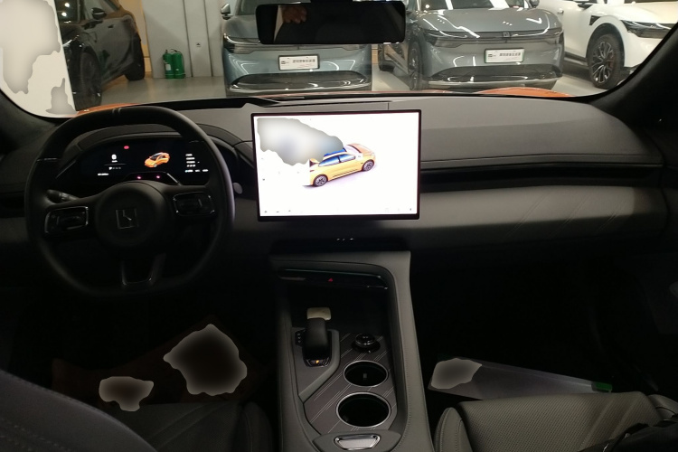 极氪001 2025款 WE版 100kWh 后驱中控内饰12