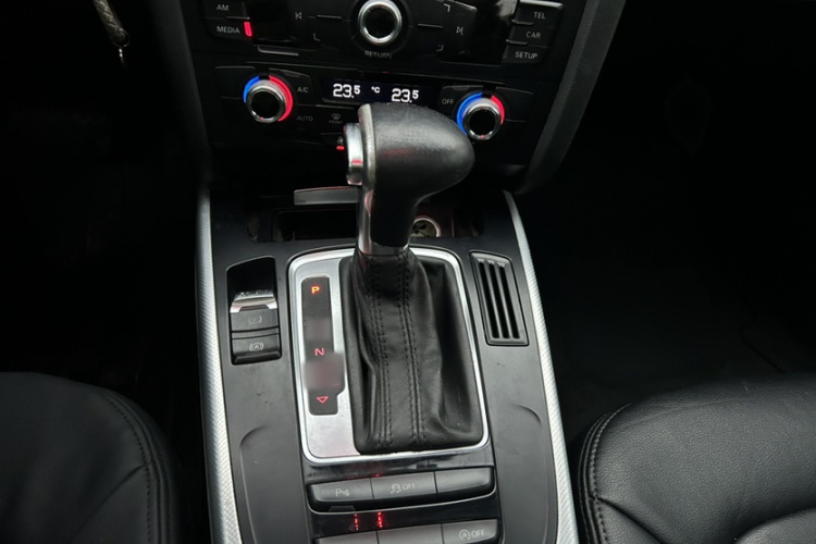 奥迪A4L 2015款 35 TFSI 自动标准型局部细节18