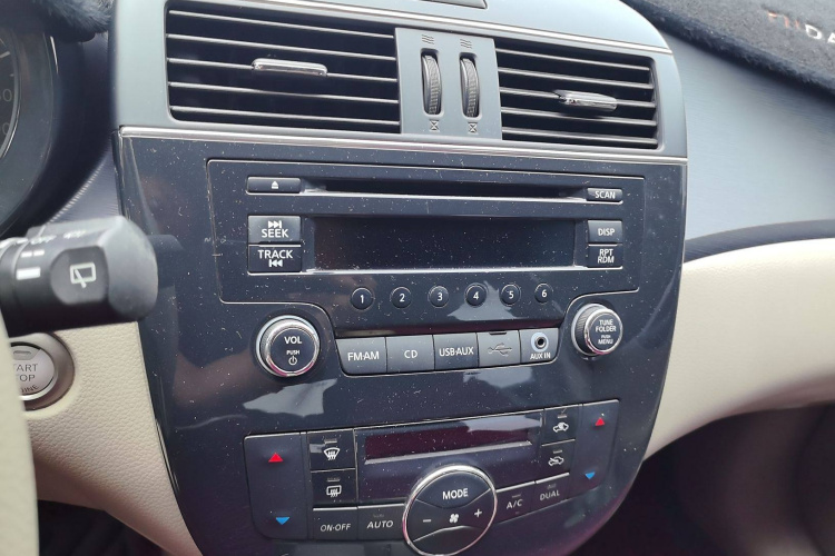 日产 骐达TIIDA 2011款 1.6L CVT智能型局部细节16