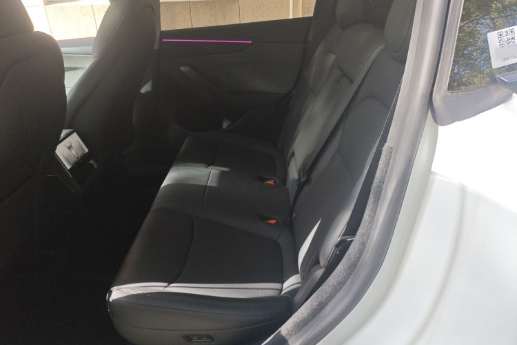 特斯拉 Model Y 2025款 后轮驱动版中控内饰21