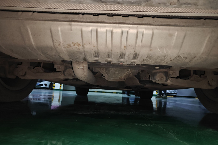 奔驰M级 2014款 ML 350 CDI 4MATIC局部细节9009