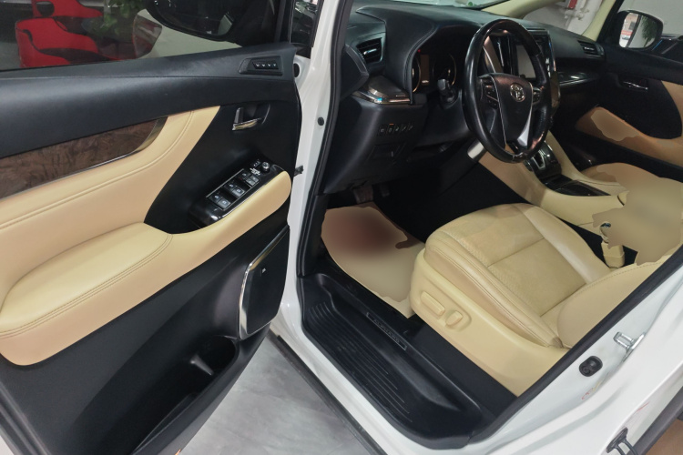 丰田 埃尔法 2018款 改款 3.5L 尊贵版中控内饰20