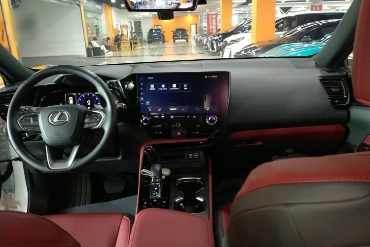 雷克萨斯NX 2023款 260 前驱 创游特别版中控内饰7002
