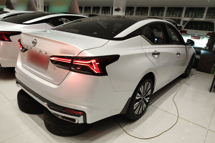 日产 天籁 2022款 2.0L XL-Upr 优享版车身外观7