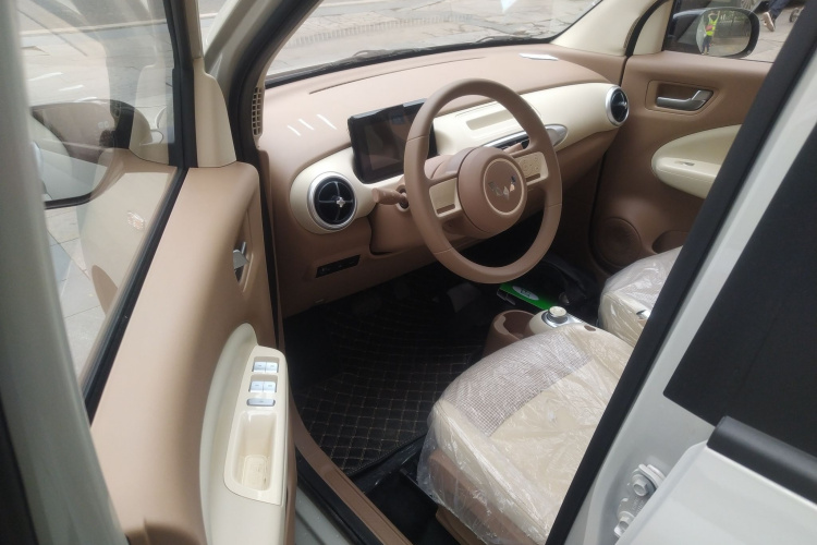 五菱汽车 宏光MINIEV 2025款 四门版 臻享+款中控内饰20