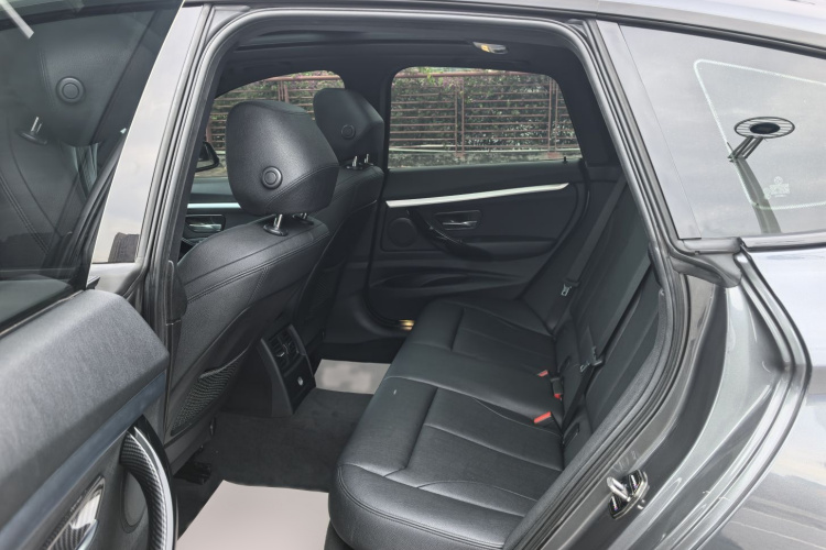 宝马3系GT 2019款 320i M运动套装中控内饰7003