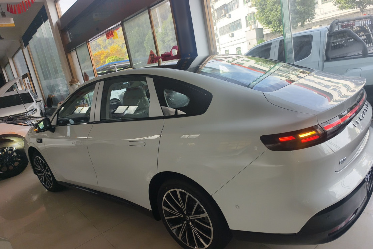 零跑汽车 零跑B01 2025款 650激光雷达版车身外观6003