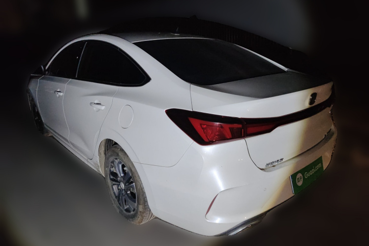 长安 逸动 2023款 畅享版 PLUS 蓝鲸NE 1.4T GDI DCT尊贵版车身外观5