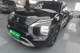 三菱 欧蓝德 2023款 1.5T CVT四驱尊耀版 7座