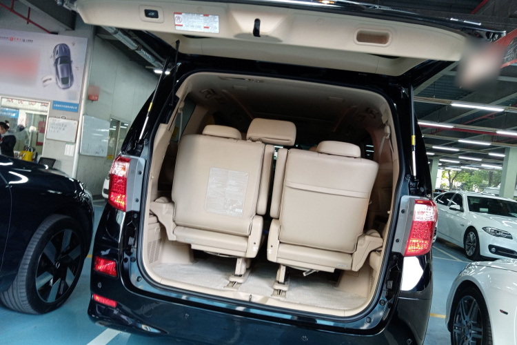 丰田 埃尔法 2012款 3.5L 豪华版局部细节23