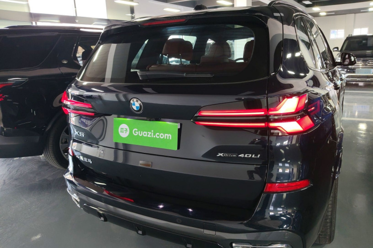 宝马X5 2023款 xDrive 40Li M运动曜夜套装车身外观6004