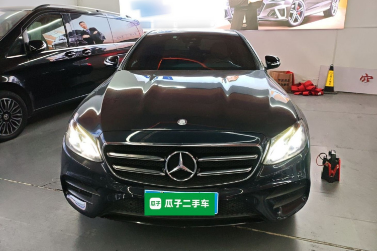 奔驰E级 2017款 E 200 运动型车身外观2