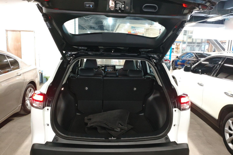 丰田 锋兰达 2022款 2.0L CVT豪华PLUS版局部细节23