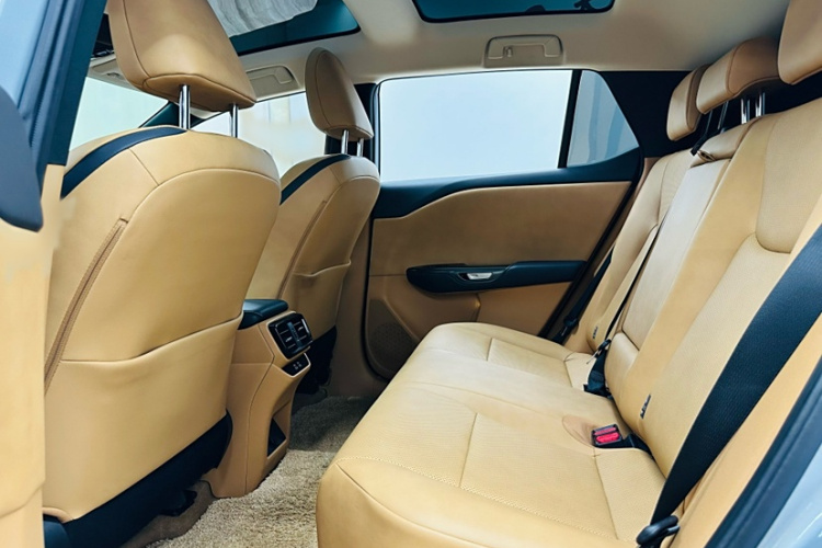 雷克萨斯RZ 2023款 450e 四驱纵享版中控内饰7004