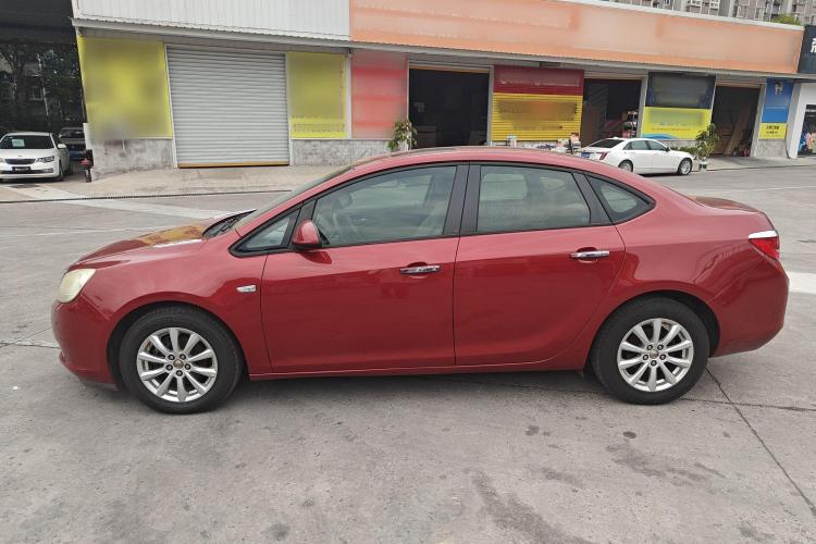 别克 英朗 2013款 GT 1.6L 自动时尚版车身外观4