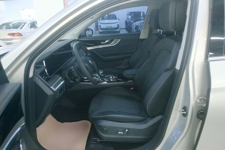 红旗HS5 2022款 改款 2.0T 智联旗享版中控内饰19