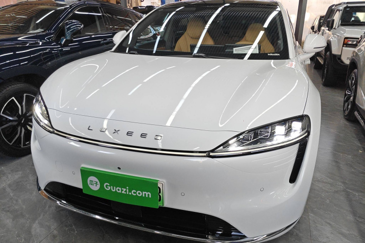 鸿蒙智行 智界R7 2024款 纯电 667km Pro车身外观2