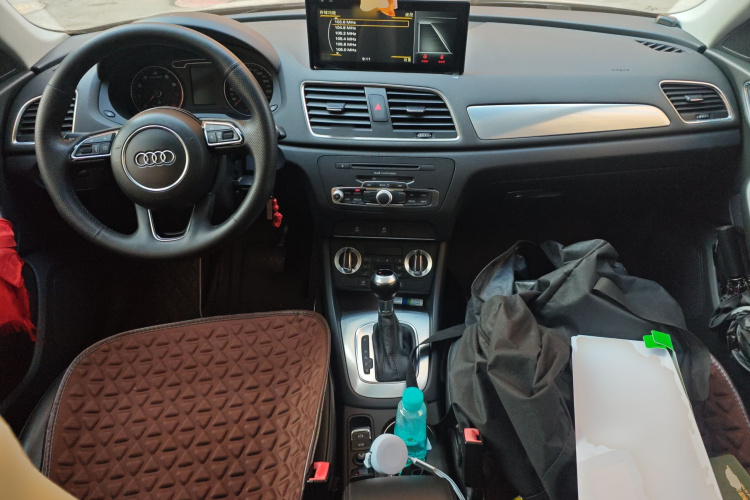 奥迪Q3 2015款 30 TFSI 舒适型中控内饰12