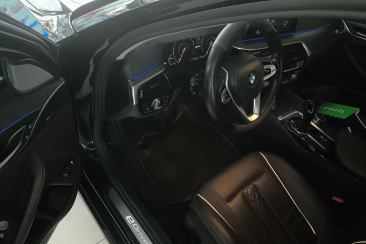 宝马5系新能源 2019款 改款 530Le 豪华套装中控内饰20