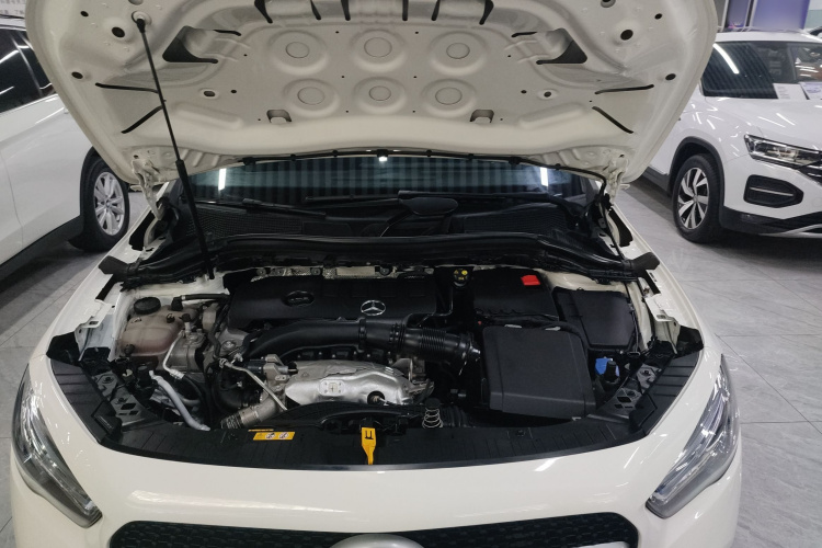 奔驰GLA 2023款 GLA 220机舱底盘24