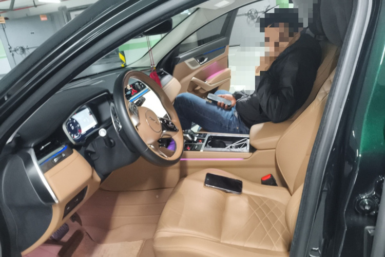 捷豹XFL 2022款 XFL 2.0T P250 两驱尊享豪华版中控内饰19