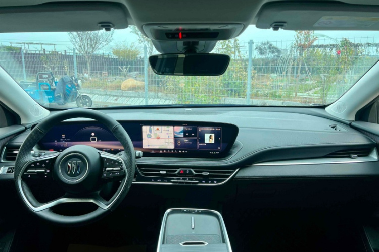 别克 君越 2023款 艾维亚版中控内饰7004