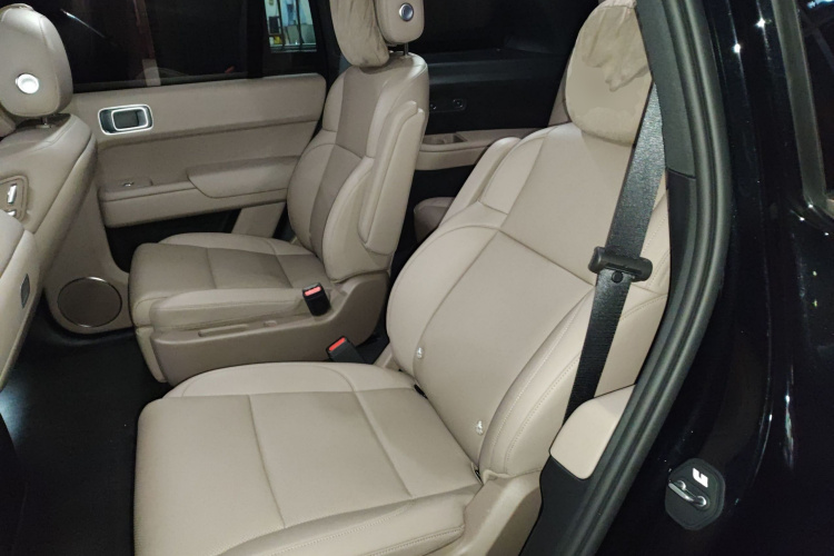 理想汽车 理想L9 2025款 Ultra 智能焕新版中控内饰21