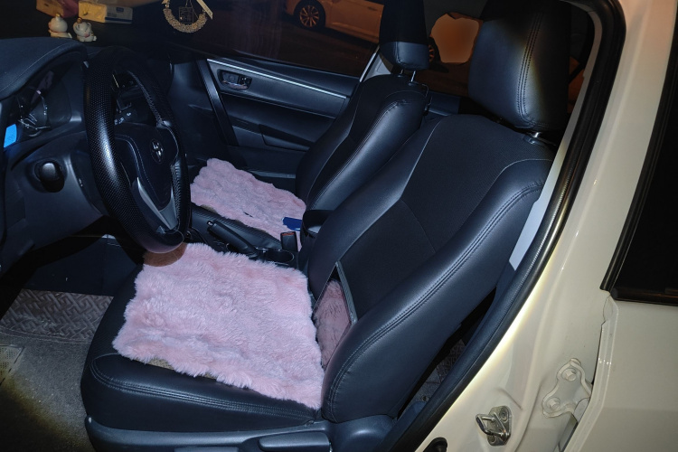 丰田 卡罗拉 2018款 1.2T S-CVT GL智享版中控内饰19